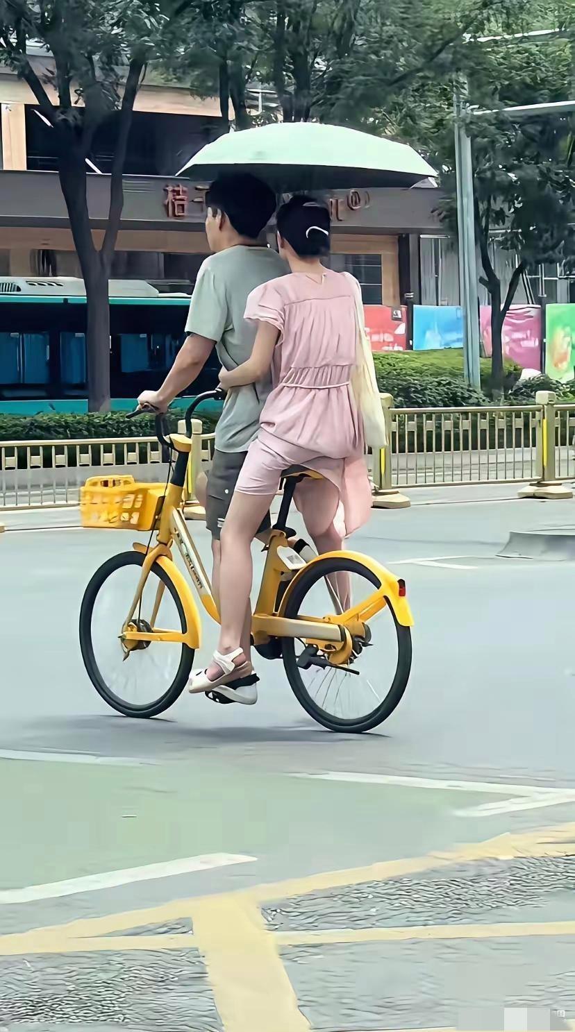 这也行，从某方面来说能掌握平衡也是够厉害的[泪奔]