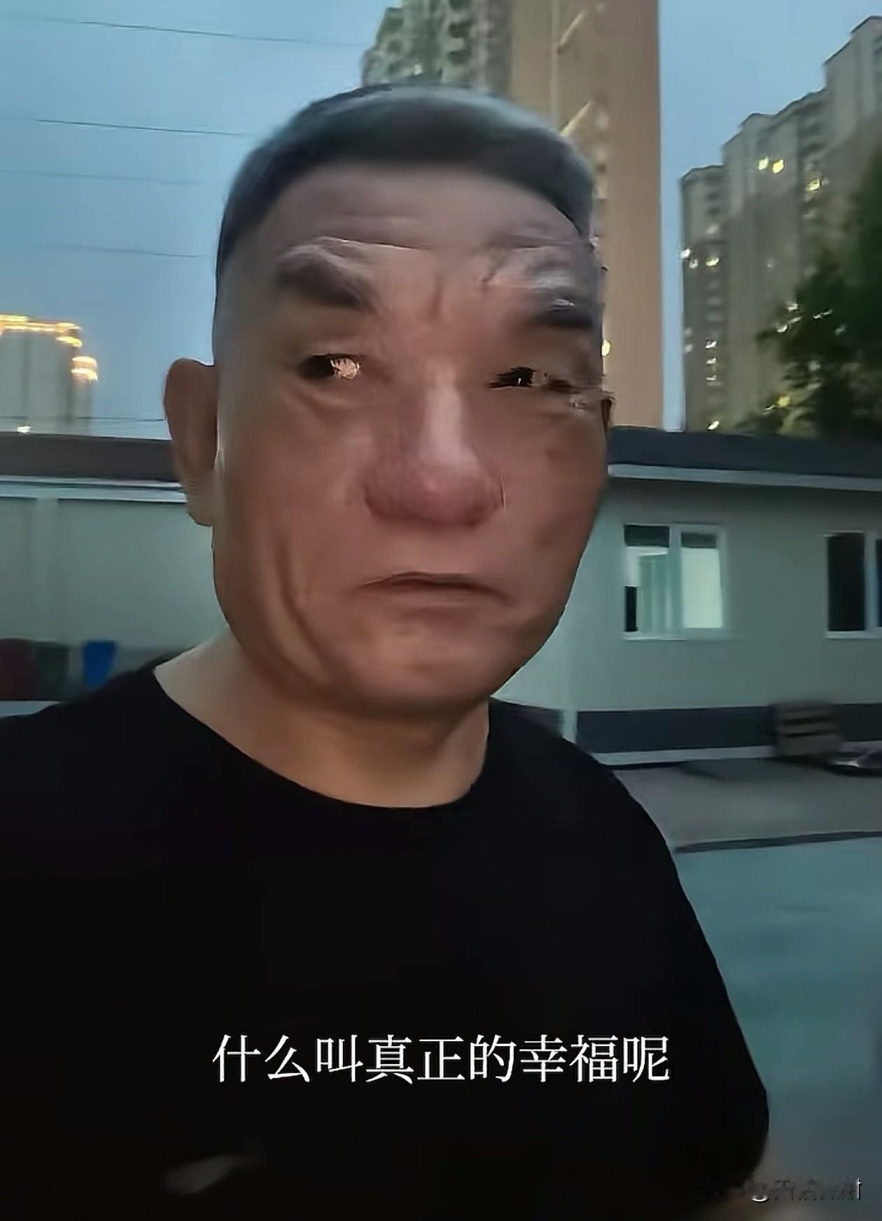 巨力被审查，杨子停播，黄圣依断更。

退休老总姚总却最近出镜，谈什么是幸福。

