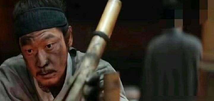 央八新剧《家业》这剧情，真把人看沉默了。

侄女李祯（杨紫饰）把一块复原的漆烟古