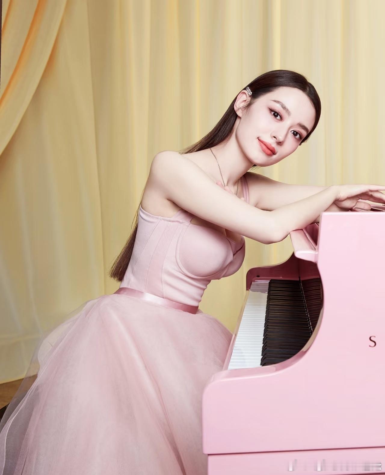 郎朗看到吉娜照片放心了热点观点 吉娜新疆认怂！秋裤焊身打脸 “我要好看”，郎朗终