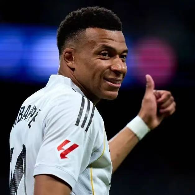 巴佩在关键赛事中的形象管理绝对是有说法的，怪不得弗洛伦蒂诺选择扶他上位而冷落修斯