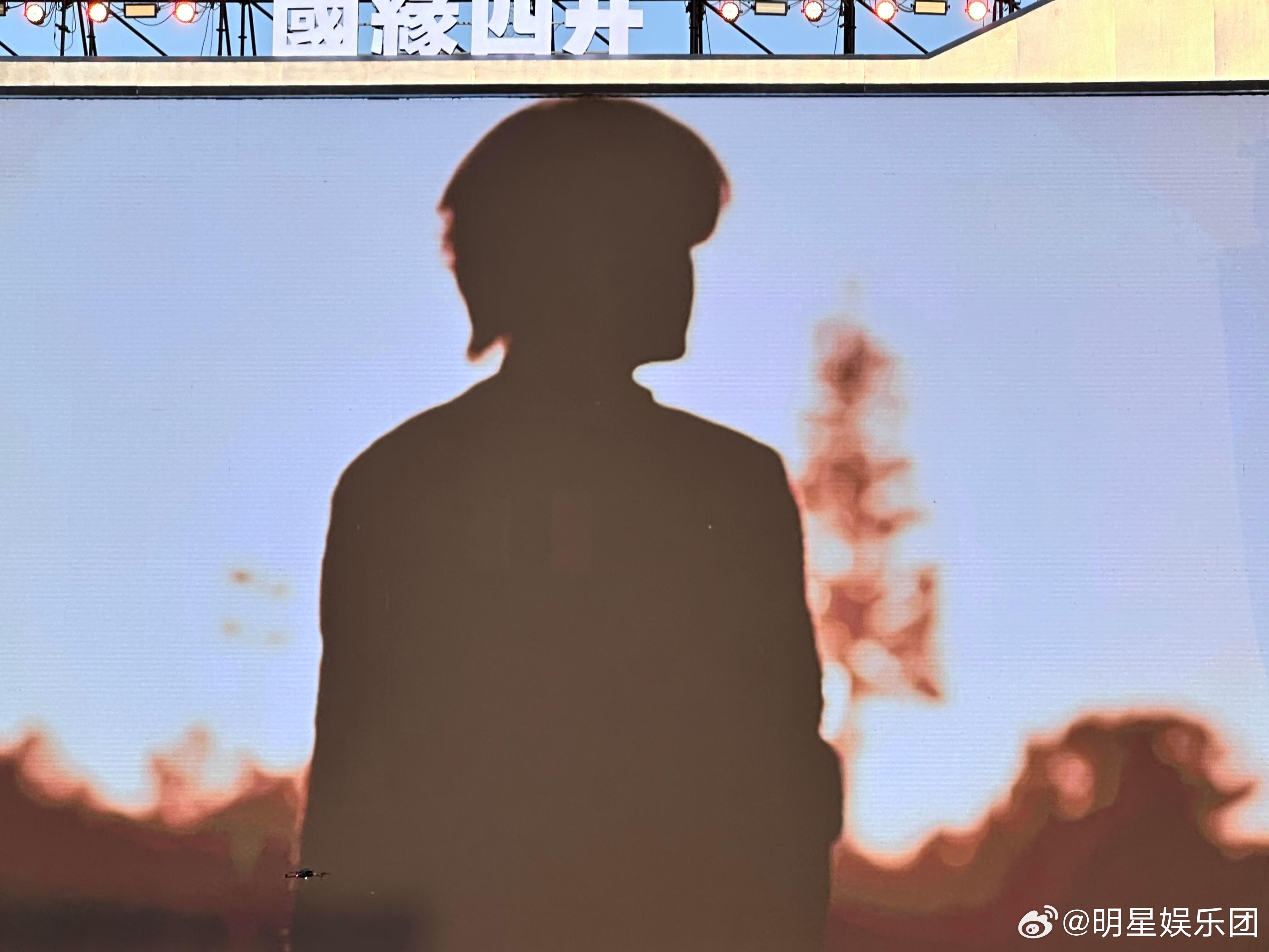 石凯前女友称订婚是AA“石凯超棒”“星空也超棒”最大的感受双向奔赴 ​​​