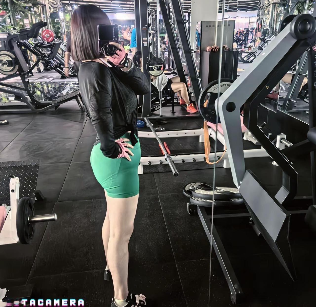 今日不努力，何时变美变妖娆健身ootd 随意穿搭