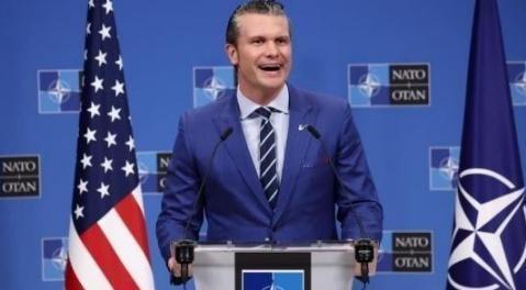 美国防长的一句话让美国人破了防，他表示中美要是开打，不出半个小时，他们的航母全得