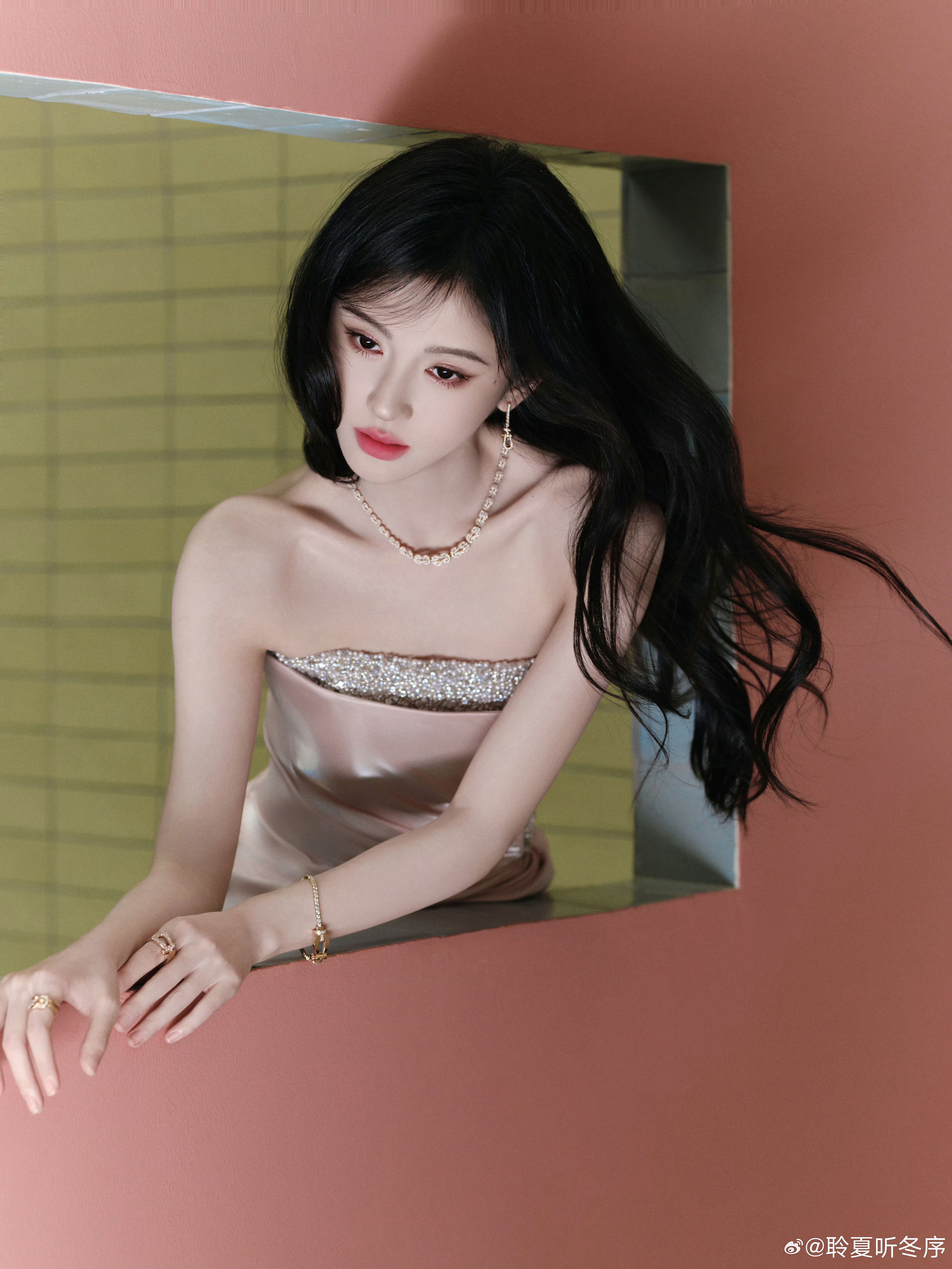 jjy鞠婧祎 jjy鞠婧祎阿黛 “心动似玫瑰在夜的霓虹里肆意疯长”"𝓣𝓱𝓮