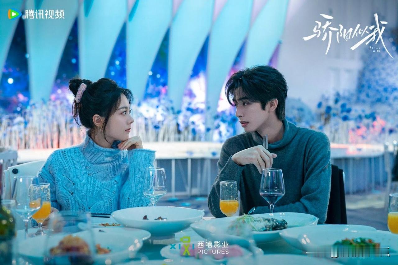 宋威龙一句
“我让你挑”杀死比赛，2025年最出圈偶像剧男主角非他莫属。
如果女