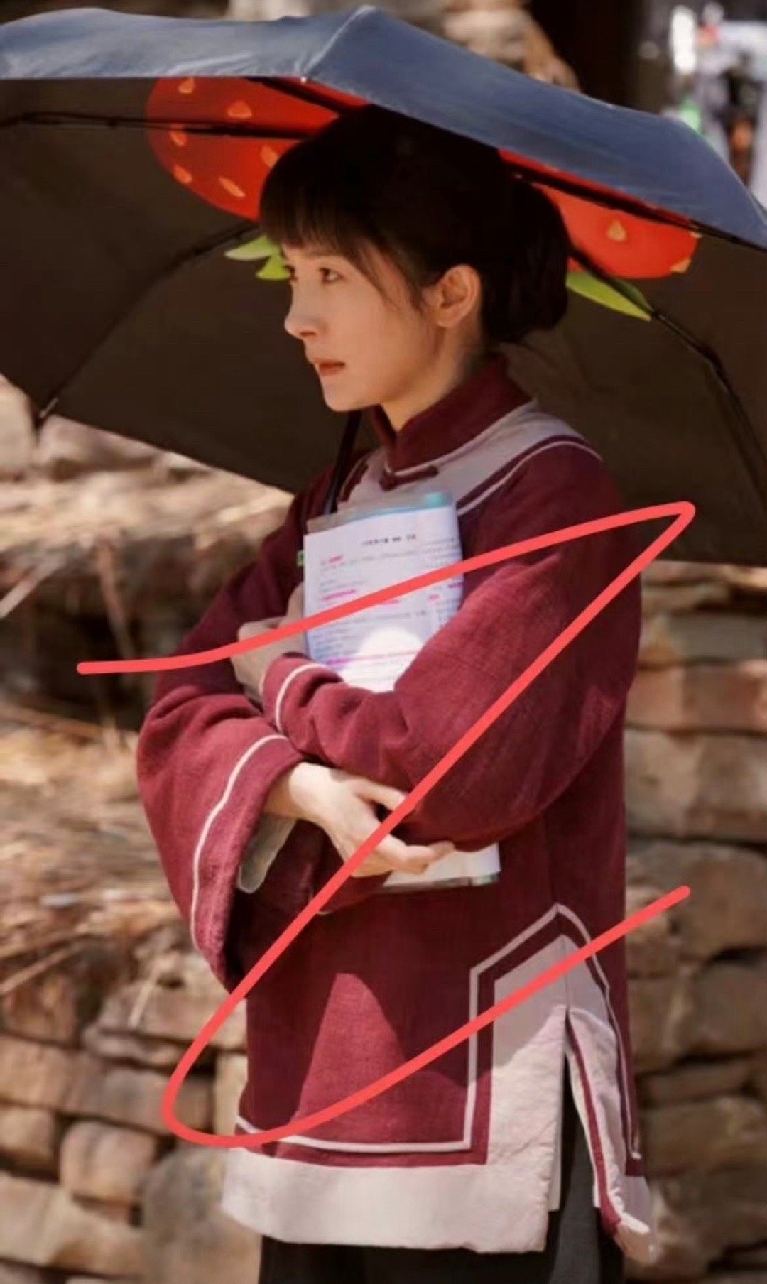 #杨幂[超话]# 杨幂大女主剧《生万物》开机了！齐刘海造型好好看这部剧的人物剧情