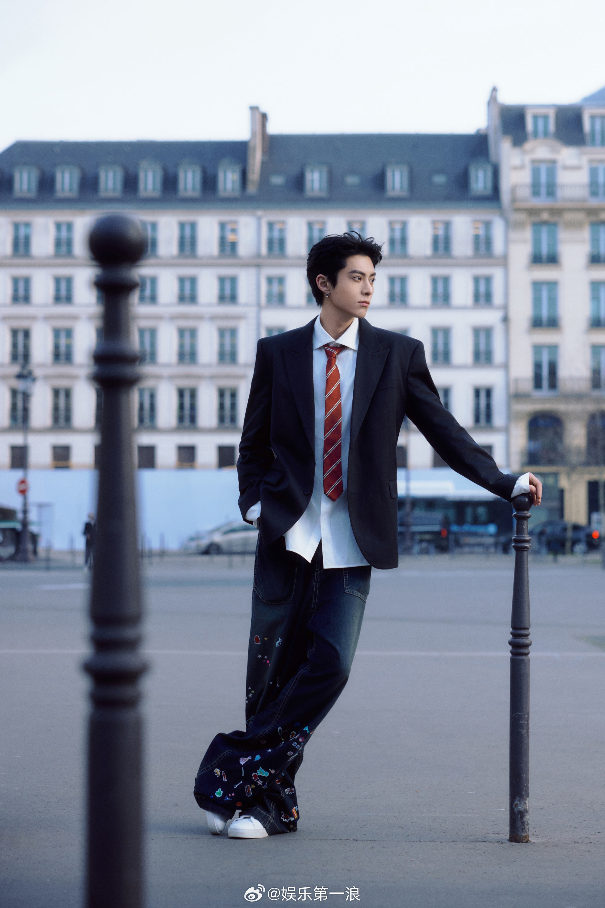 想到一个办法去见王鹤棣 从收藏他的点滴到渴望亲眼相见，你的每一份喜欢都闪闪发光！