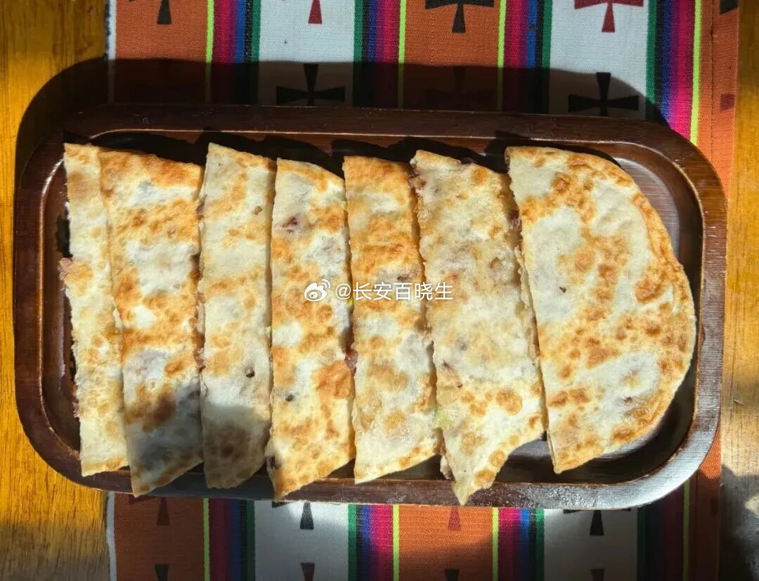 圣境甘南烟火夏河甘南夏河的馈赠从不靠繁复的调味取胜。夏河的美食，是草原最直白的表
