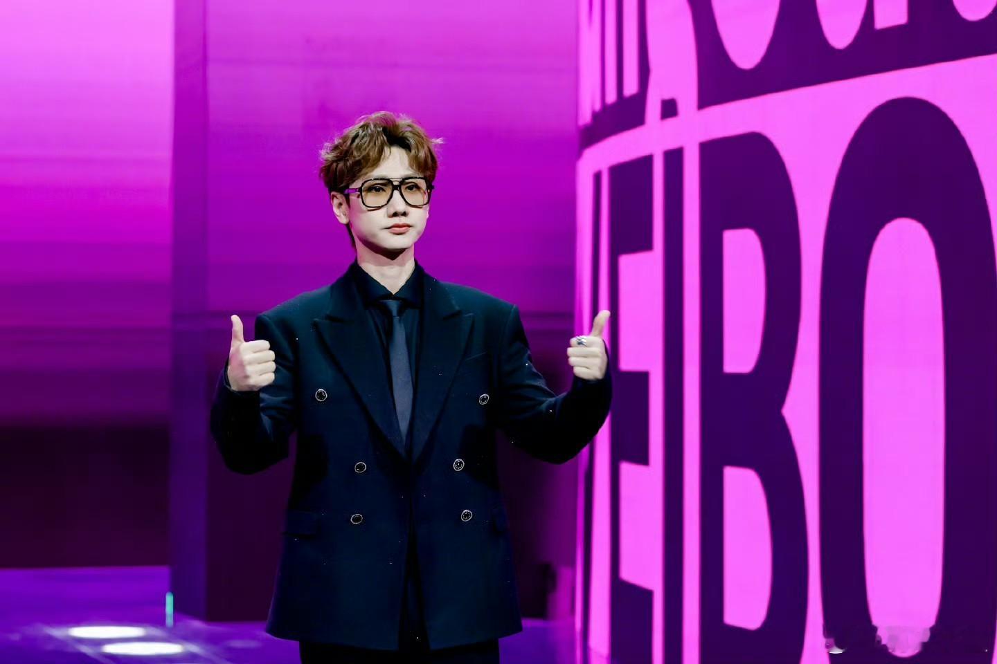 这个阵容内娱好久不见  追微博之夜的日常：截图 + 尖叫📸内娱好久不见的神仙同