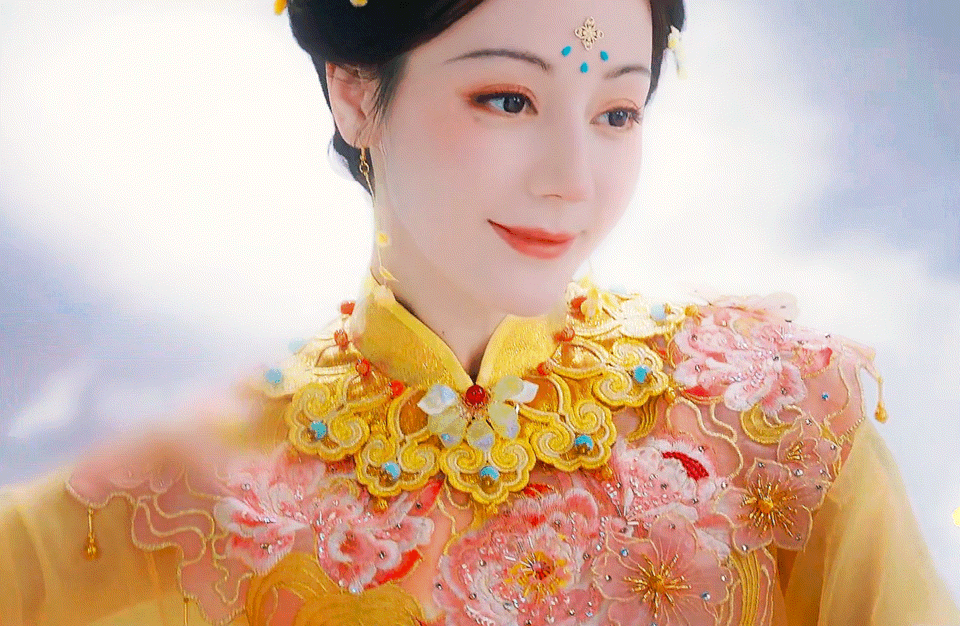 这是真仙女，太美了，美得不可方物。迪丽热巴中秋嫦娥造型惊艳迪丽热巴