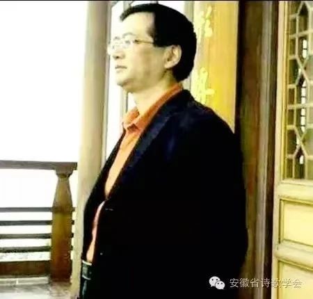 【#59岁诗人甘伟突发意外离世#】6月13日下午，记者从怀宁县有关单位获悉，著名