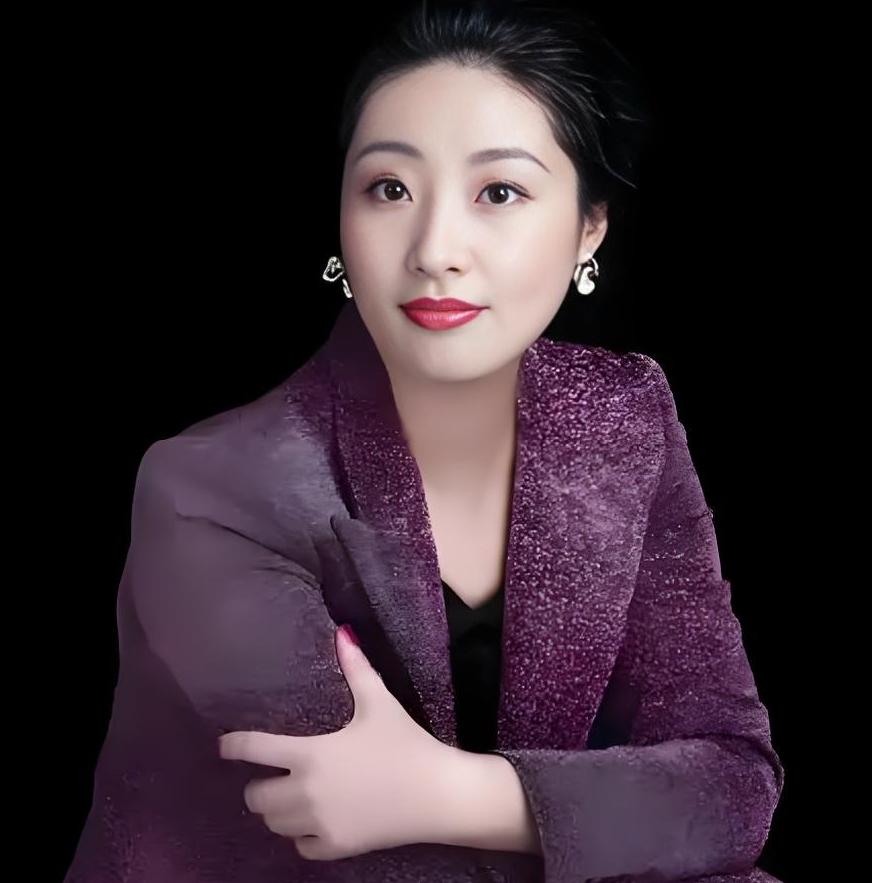 宗大小姐自立门户了，

自创了个品牌叫娃小宗。

另起炉灶很有魄力，就是不知道没