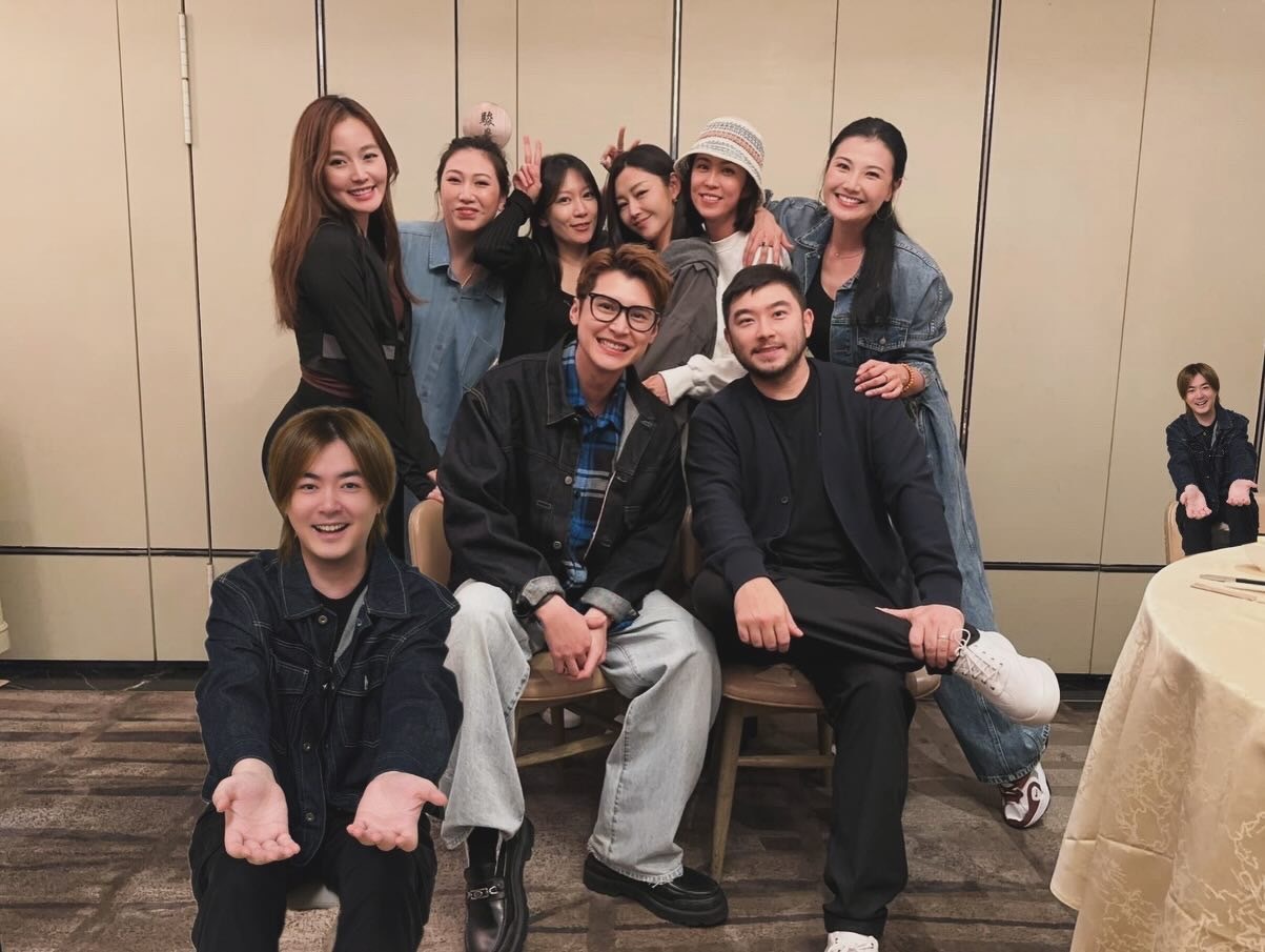 《盛装舞步爱作战》演员重聚 