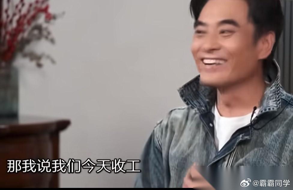 陈龙说“我跟章龄之是两个星期决定结婚的。” “我和她在拍电影是有一天我们都跳到河
