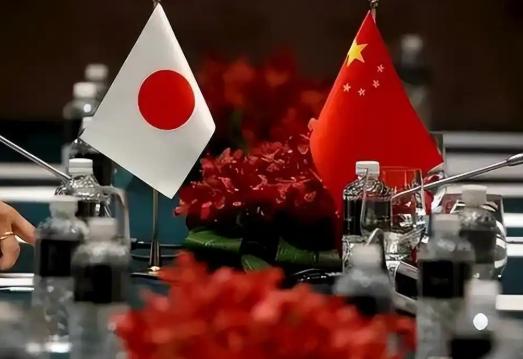 中日关系崩了，所有人都以为日本是在替美国冲锋、替台湾站台！错了！真相是：日本政府