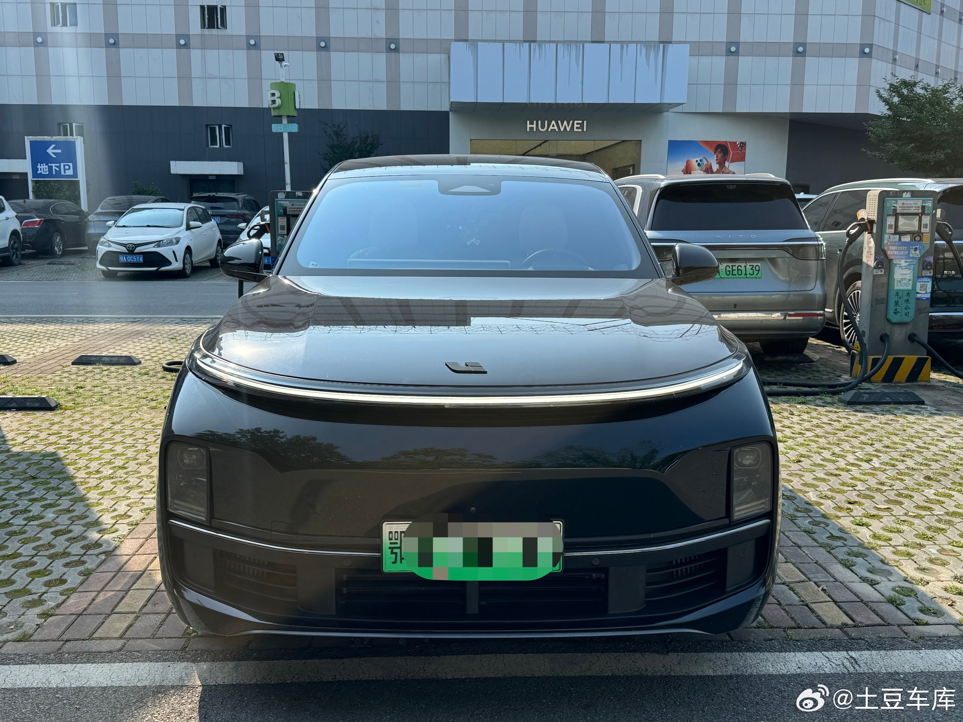 最新拿下理想L8 pro2023年4月一手车 8.7万公里单换右后门 理赔800