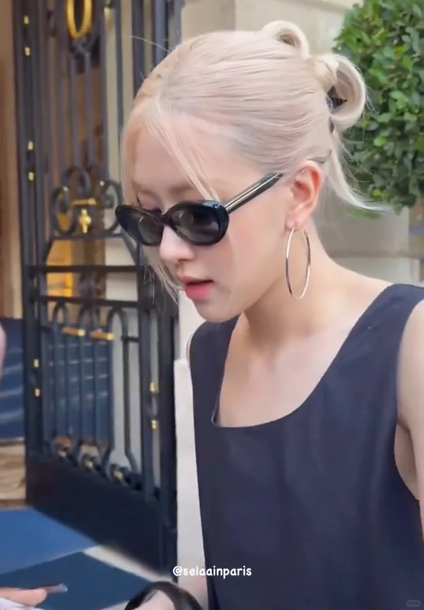 今天的巴黎路透🕶