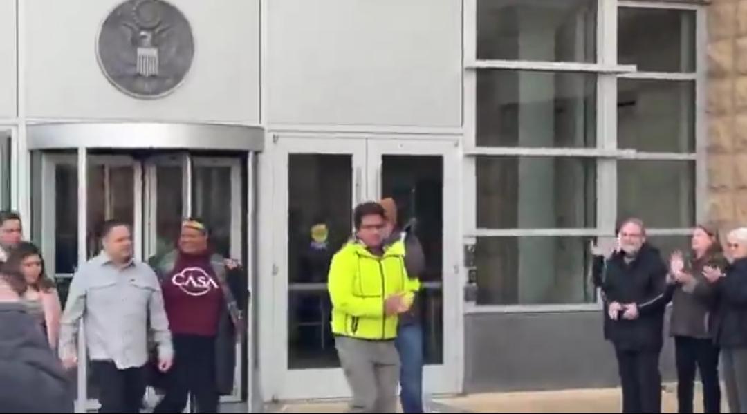 🇺🇸从遣返到假期：法官允许基尔马尔。阿布雷戈。加西亚在美国自由度过圣诞节
基