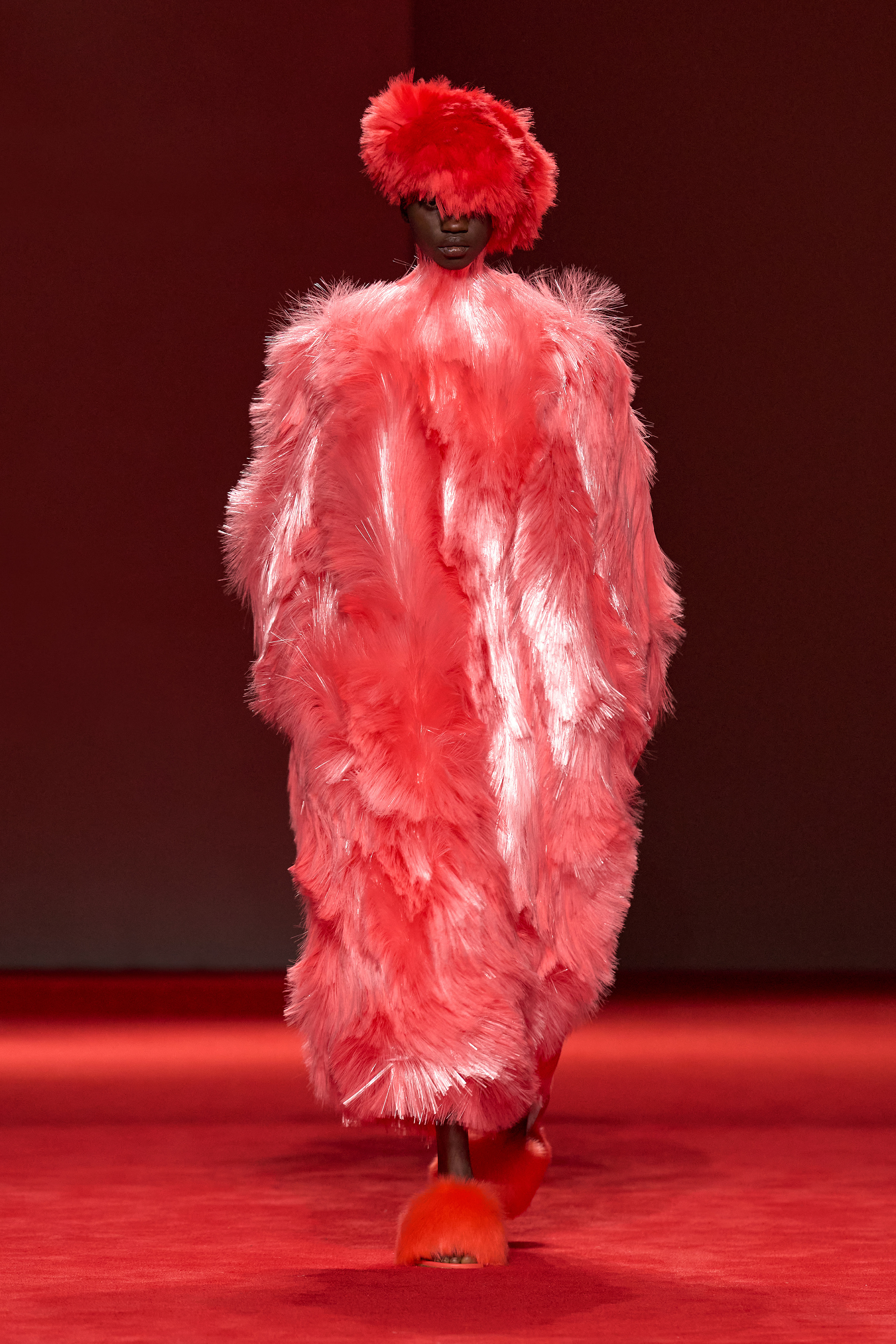 当结构主义遇上歌剧灵魂，Bottega Veneta 2026冬季系列，化作一场