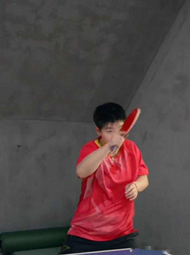 #孙颖莎代言欧扎克#  🎉💥【孙颖莎甜蜜官宣！欧扎克OCAK新代言人get√