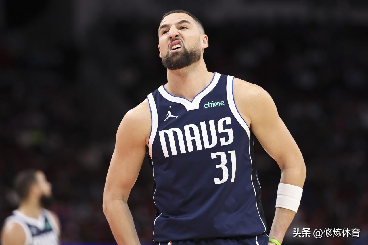 真的老了！克莱-汤普森本赛季多项数据都已经来到生涯最低：

1、场均11.5分，