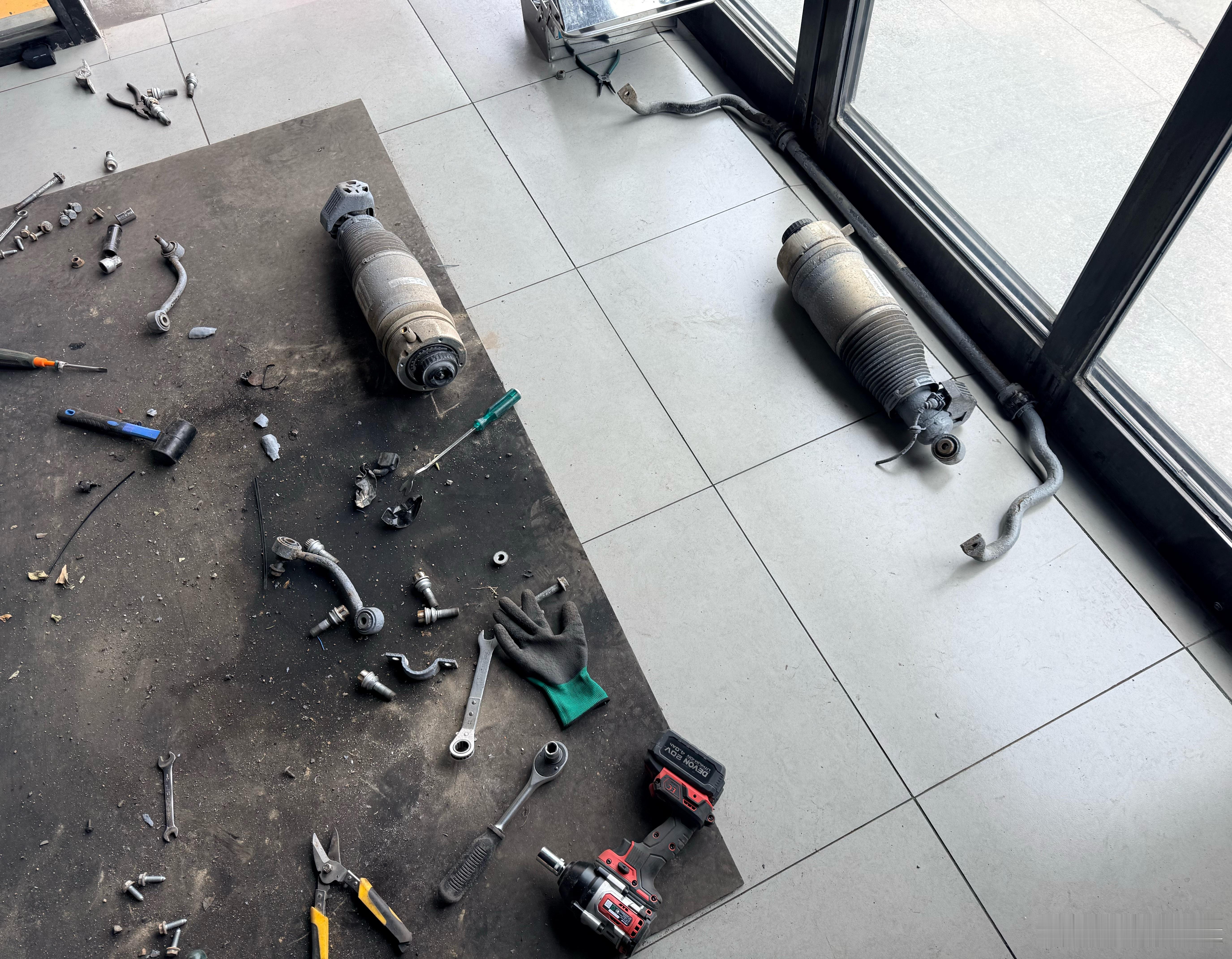 快乐修理工，钱给了，我自己来