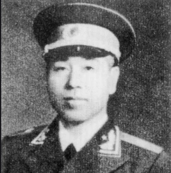 1952年，一名开国少将被人举报贪污3000亿，伟人得知后下令立即逮捕，但就在这