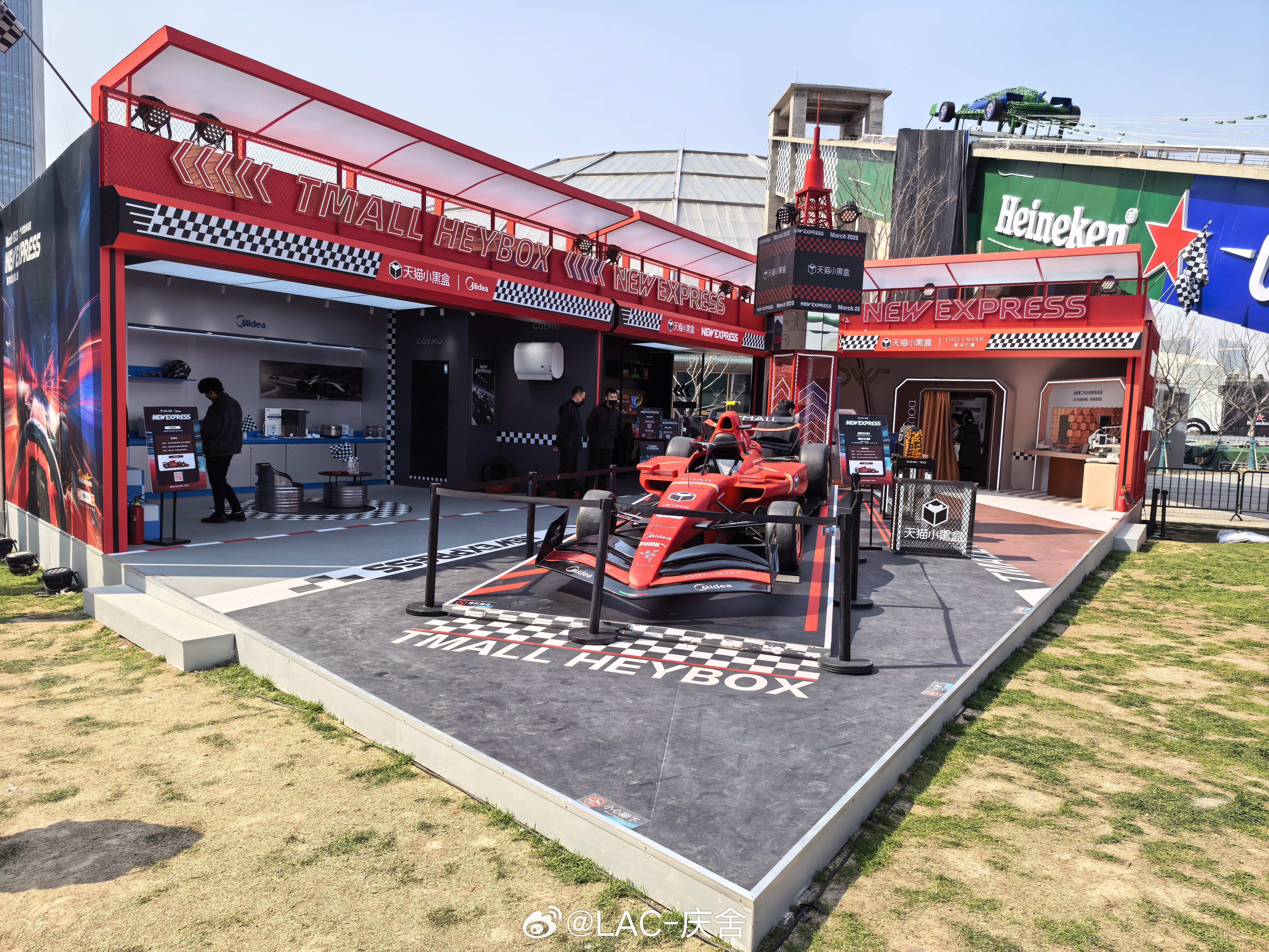 F1临近，上海西岸已经充满了比赛氛围 