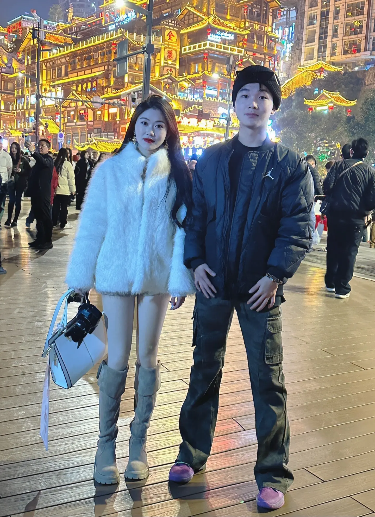 弟弟是唯一一个跟我吵架不会离开我的男孩子，经常被我呼来唤去被我骂，吵的...