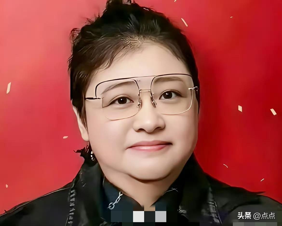 韩红曾坦言自己年轻时是校花，不少人听后都觉得难以置信，只当是一句玩笑话。直到她1