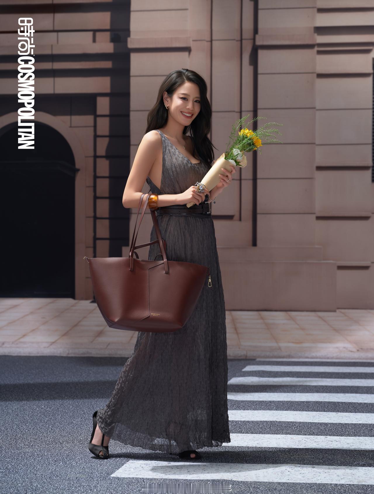 演员 @江语晨JessieChiang 演绎 Emporio Armani ‘1