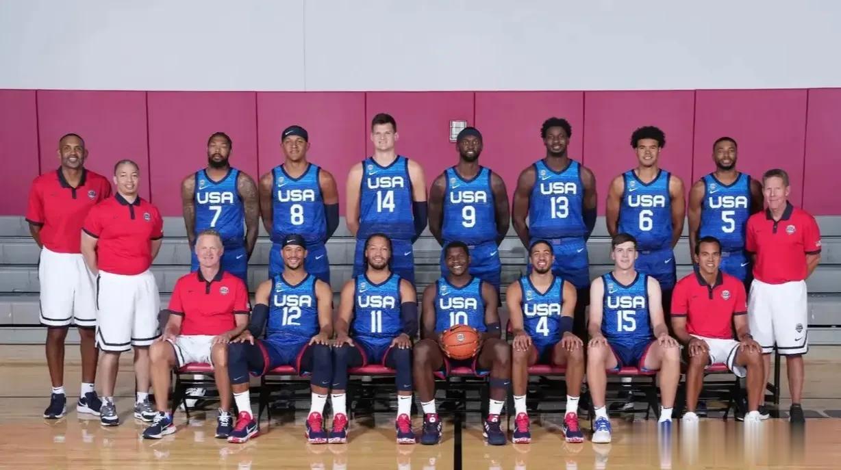美国男篮阵容很差？不见得吧！

爱德华兹，森林狼老大，NBA状元，5年2.5亿
