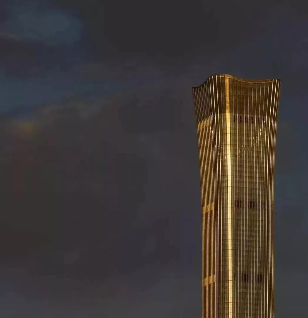 聪明人从不报复，他们会选择匆匆离去，重新开始。
因果报应，不需要你亲自动手。  