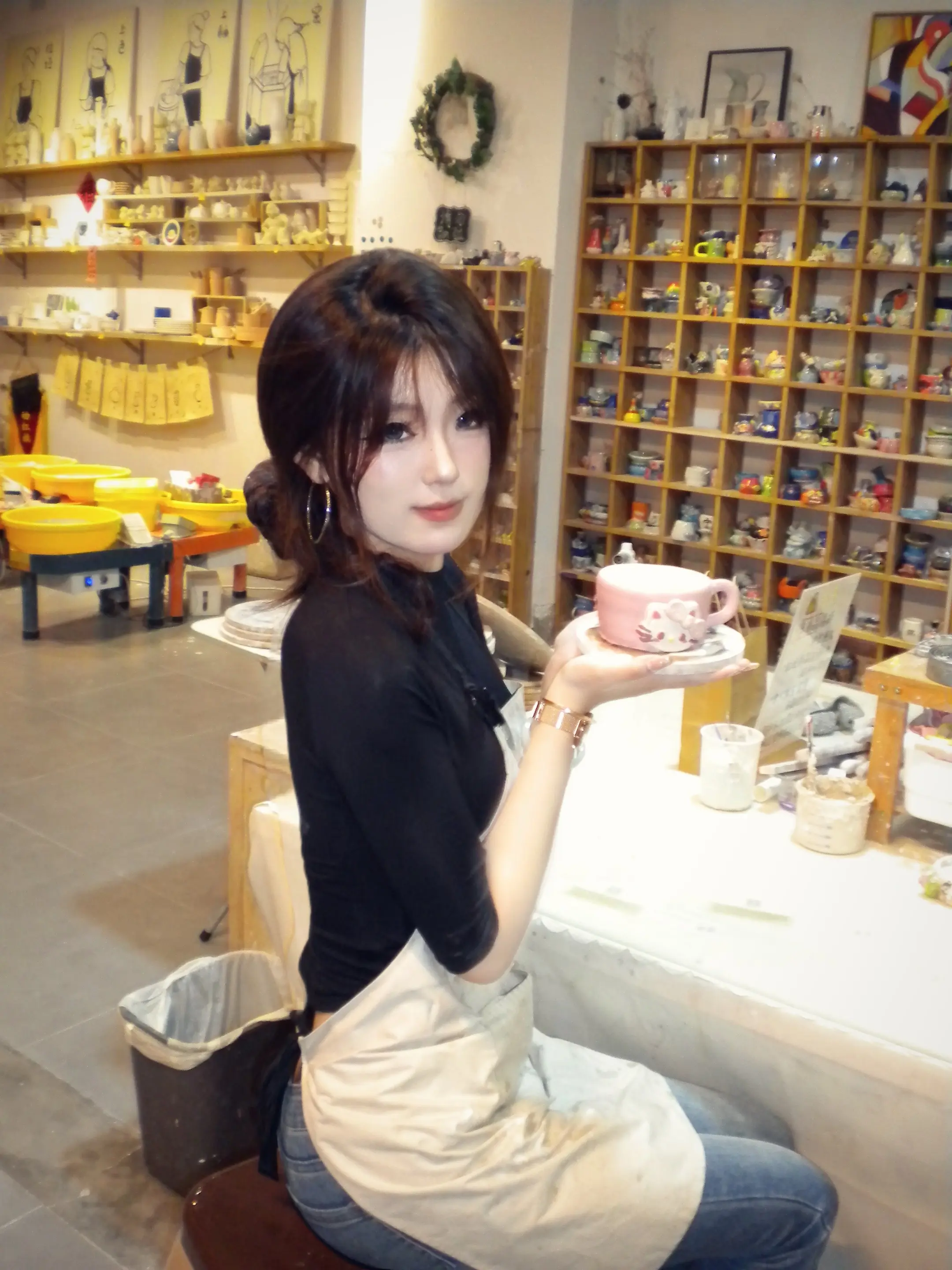 下次别说爱我了 我比较好色 黄色的周大福 银色的卡地亚 红色的人民币