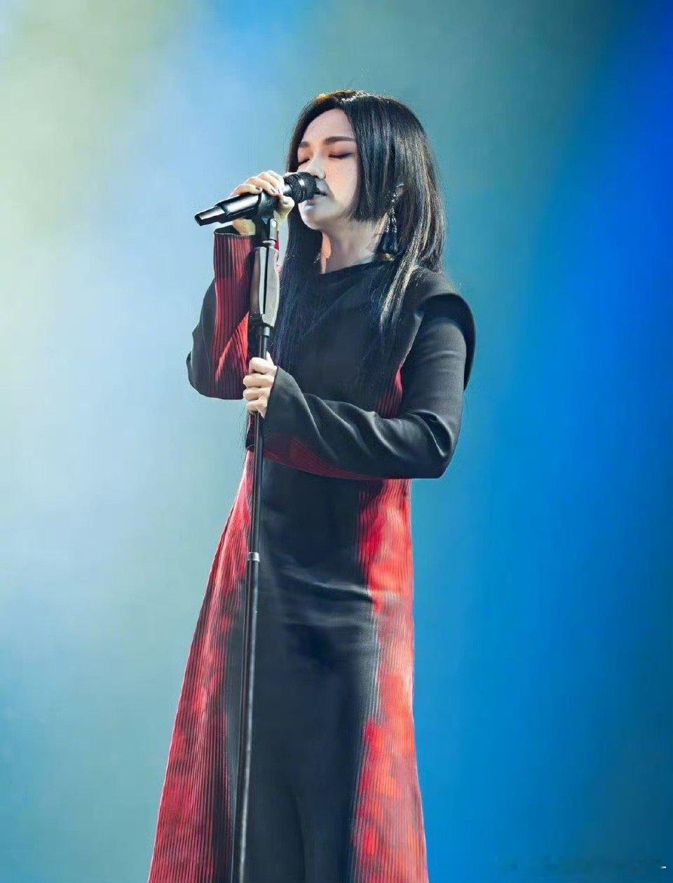 情人节专场演唱会终于等到了  温州站情歌专场，甜蜜与苦涩交织！Alin、徐佳莹等