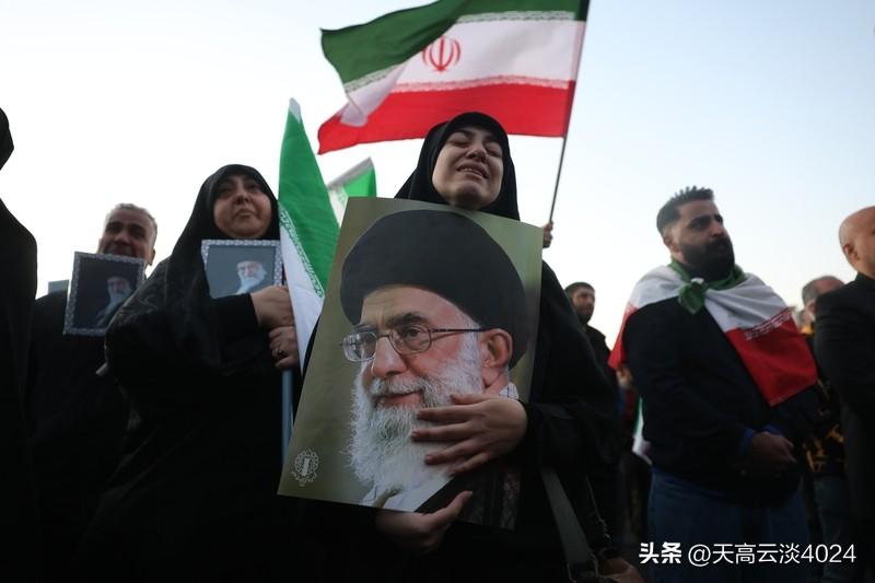 伊朗政府宣布40天全国哀悼 伊朗宣布自3月1日起开始40天国家哀悼，这背后是一连