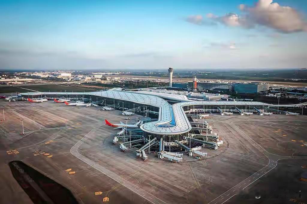 12月18日海南就要全岛封关运作了，全球航司都排队来这修飞机。
今年前11个月，