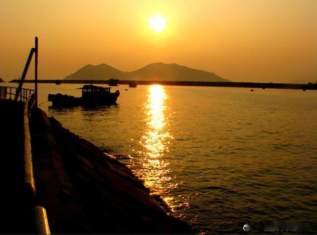 【长洲岛】长洲岛位于广州东缘，是黄埔地区珠江上的一个江心岛，面积11.5平方公里