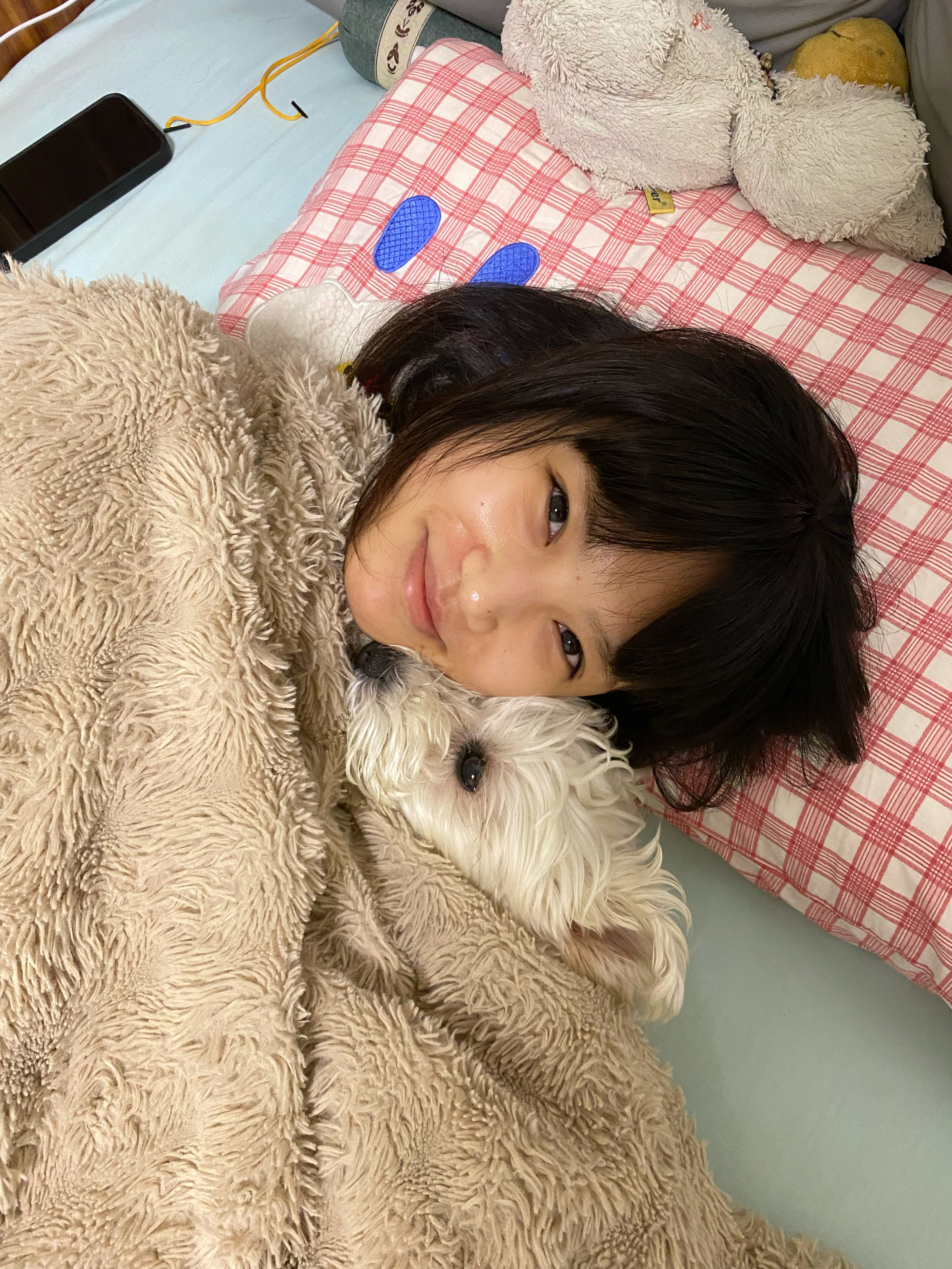 笑死我了 装睡被发现了我就知道我俩抱一起睡觉老小子会偷拍hhhhh… 