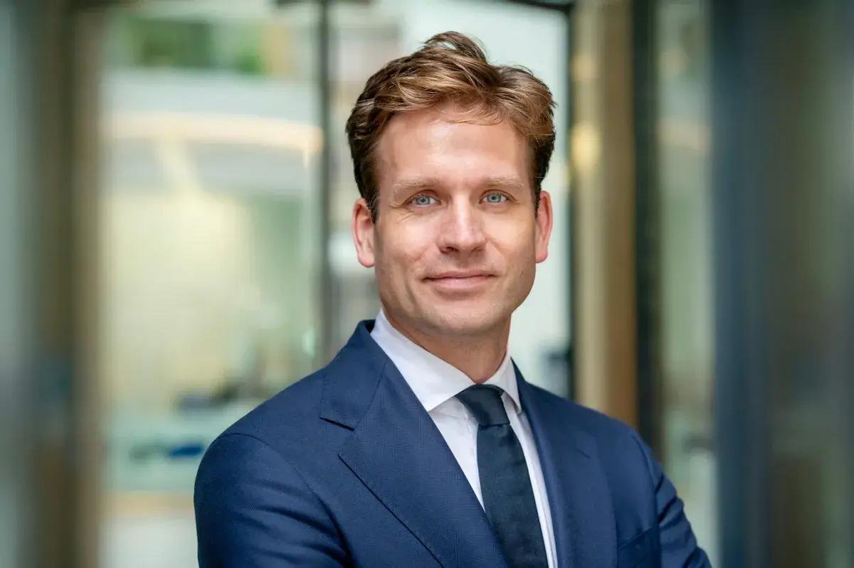 前脚荷兰鹿特丹港CEO公开炒作“对华贸易风险”，称1/4集装箱来自中国，可能为干