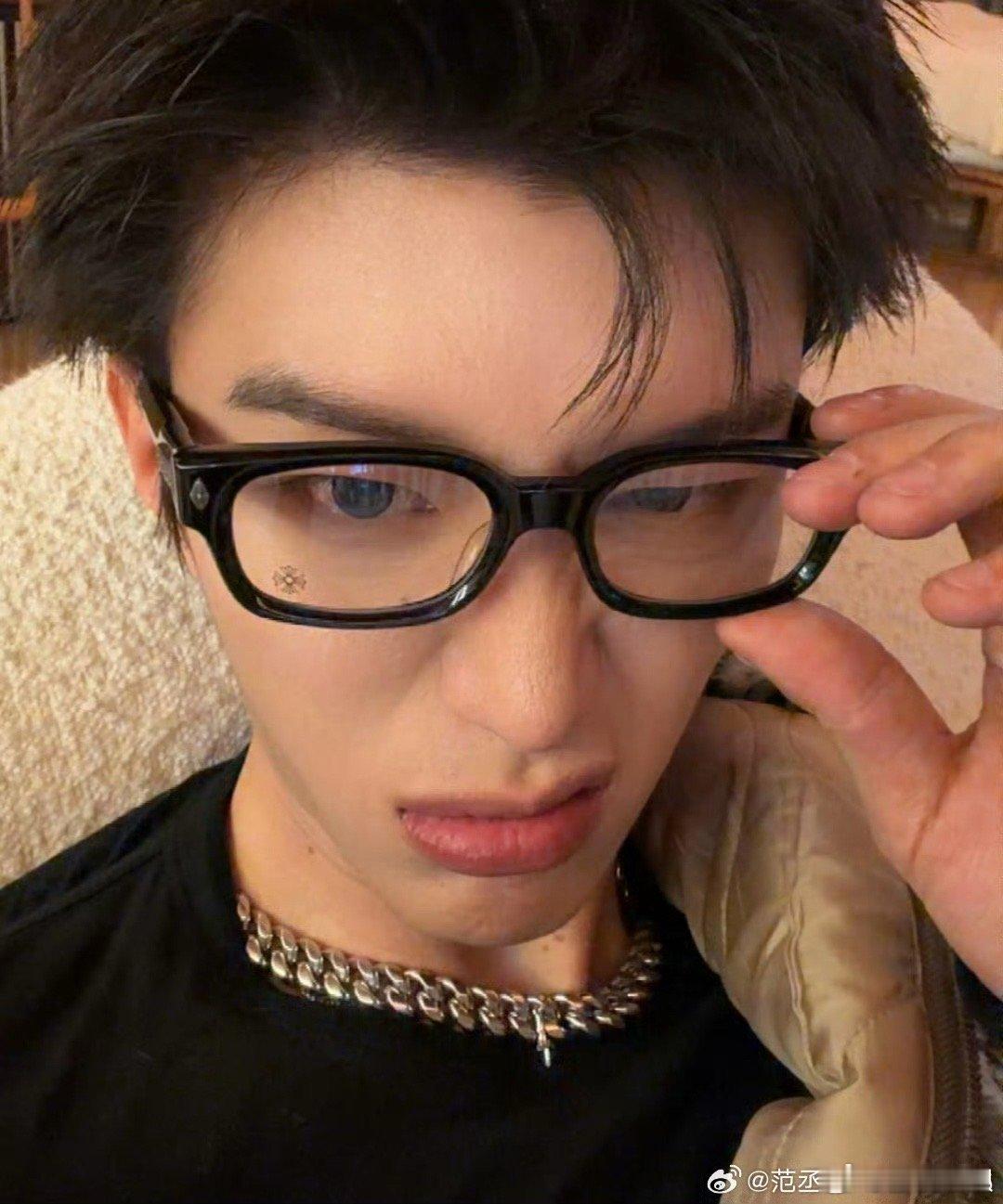 ꉂ ᳐˶ᵒ ᵕ ˂˶ ᳐ฅ自拍灵感积累 ⋆.˚⟡⊹₊⋆收集了一些女豆的自拍姿势不