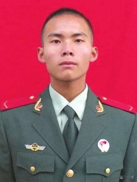 他不应该被遗忘
他叫刘先东，18岁入伍，安徽六安市霍邱县人，原武警攀枝花支队第三