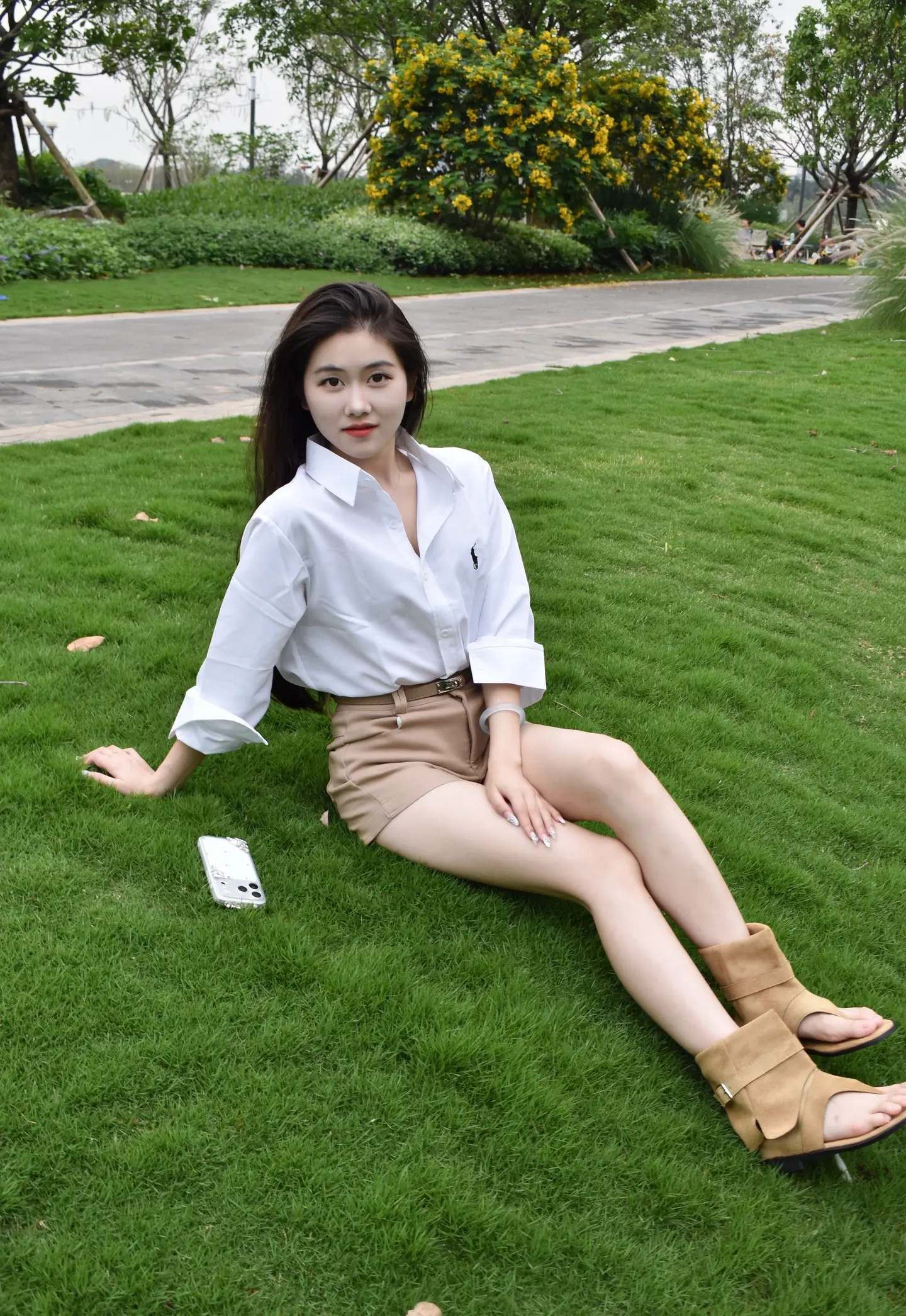 可惜我已经24了，晚婚和闪婚，喜欢和合适，我都没有答案。主动觉得我随便...