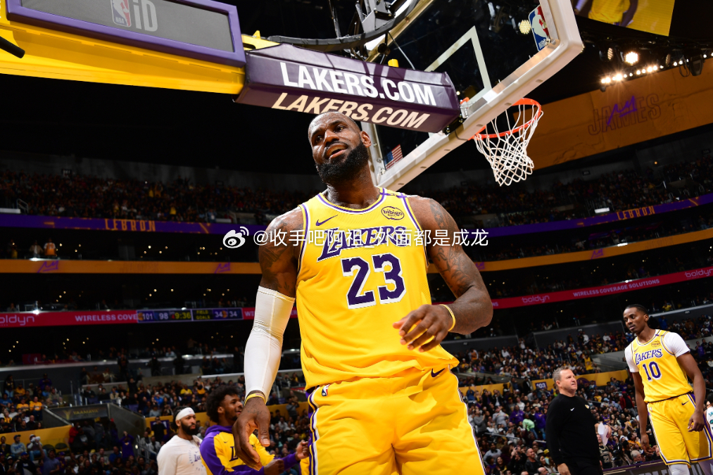 湖人队主场以128-104战胜国王。本场比赛湖人队首节就确立了领先优势，早早将胜