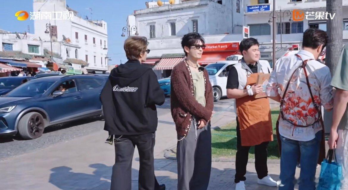 张百乔全障碍沟通丁禹兮给张百乔当嘴替 丁禹兮也太暖心了！见张百乔在摩洛哥揽客因语