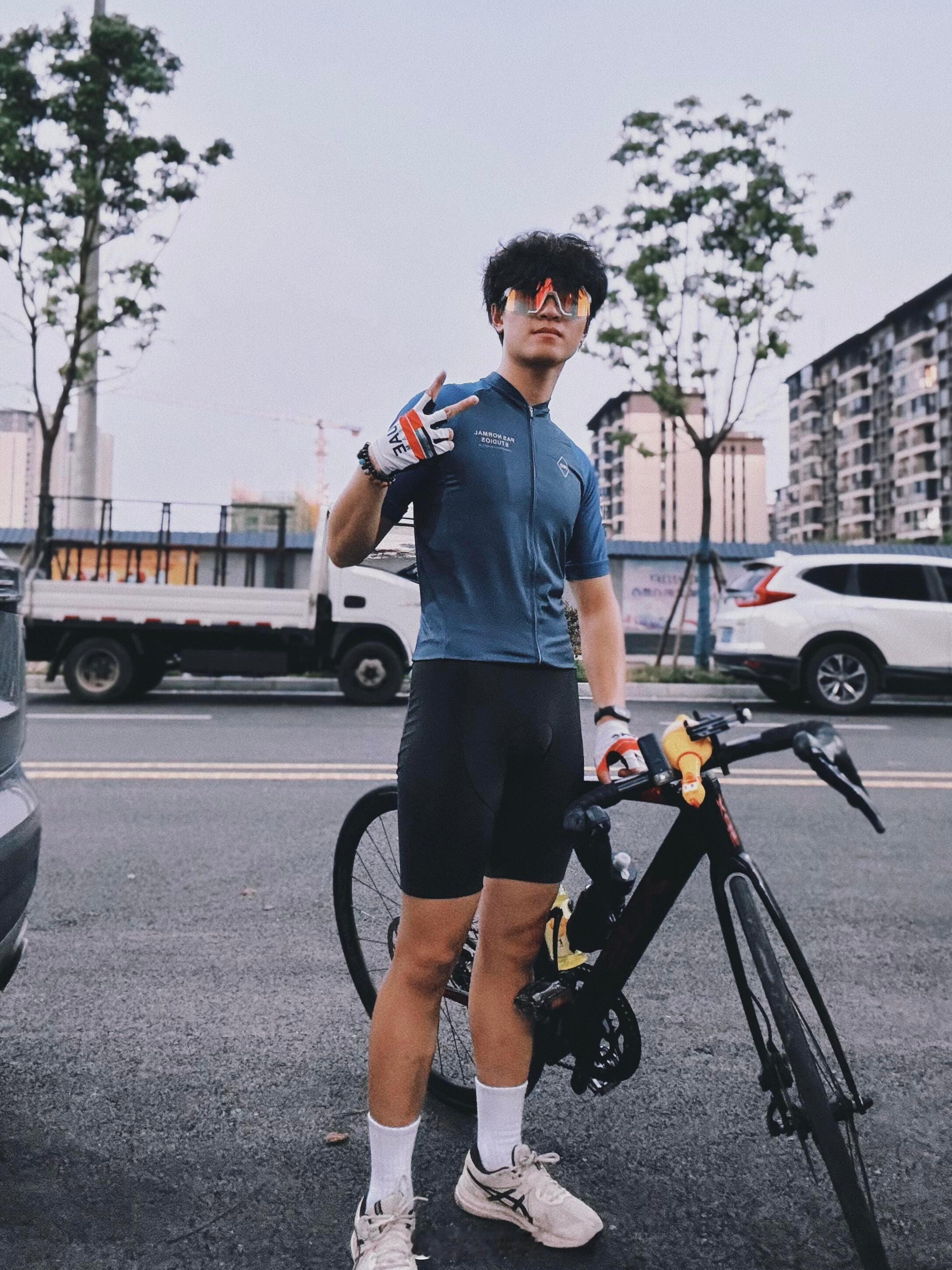 骑行是与自己对话~传送门丨辉什么輝 ​​​