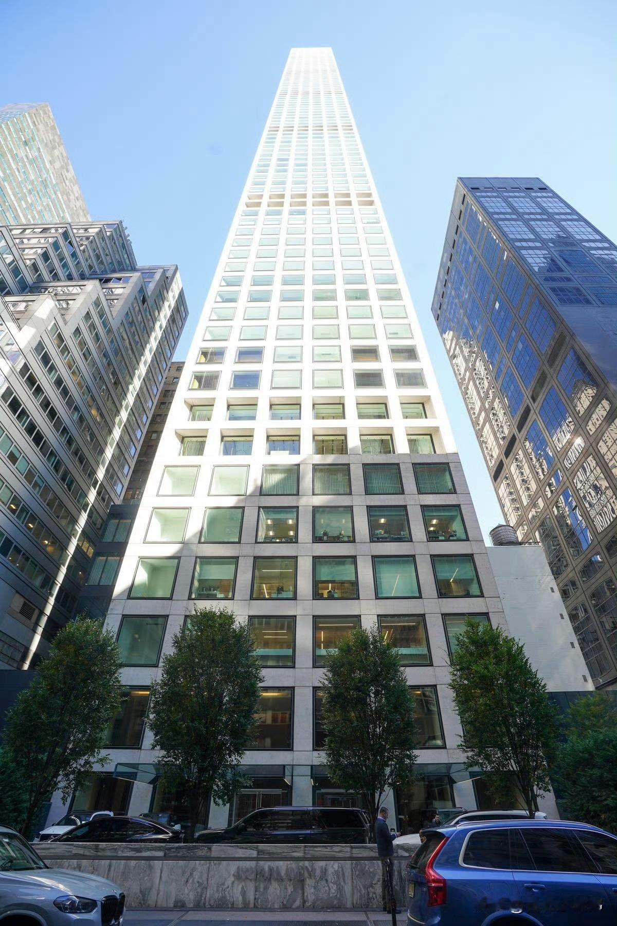 Park Avenue，425米的“全球最高住宅楼”建成仅10年，外墙布满千条裂