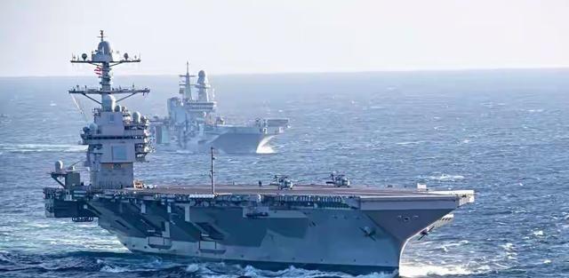 关键时刻，美军最先进的航母“说炸就炸”：中国的反舰导弹都没办到的事，却让美国的厕