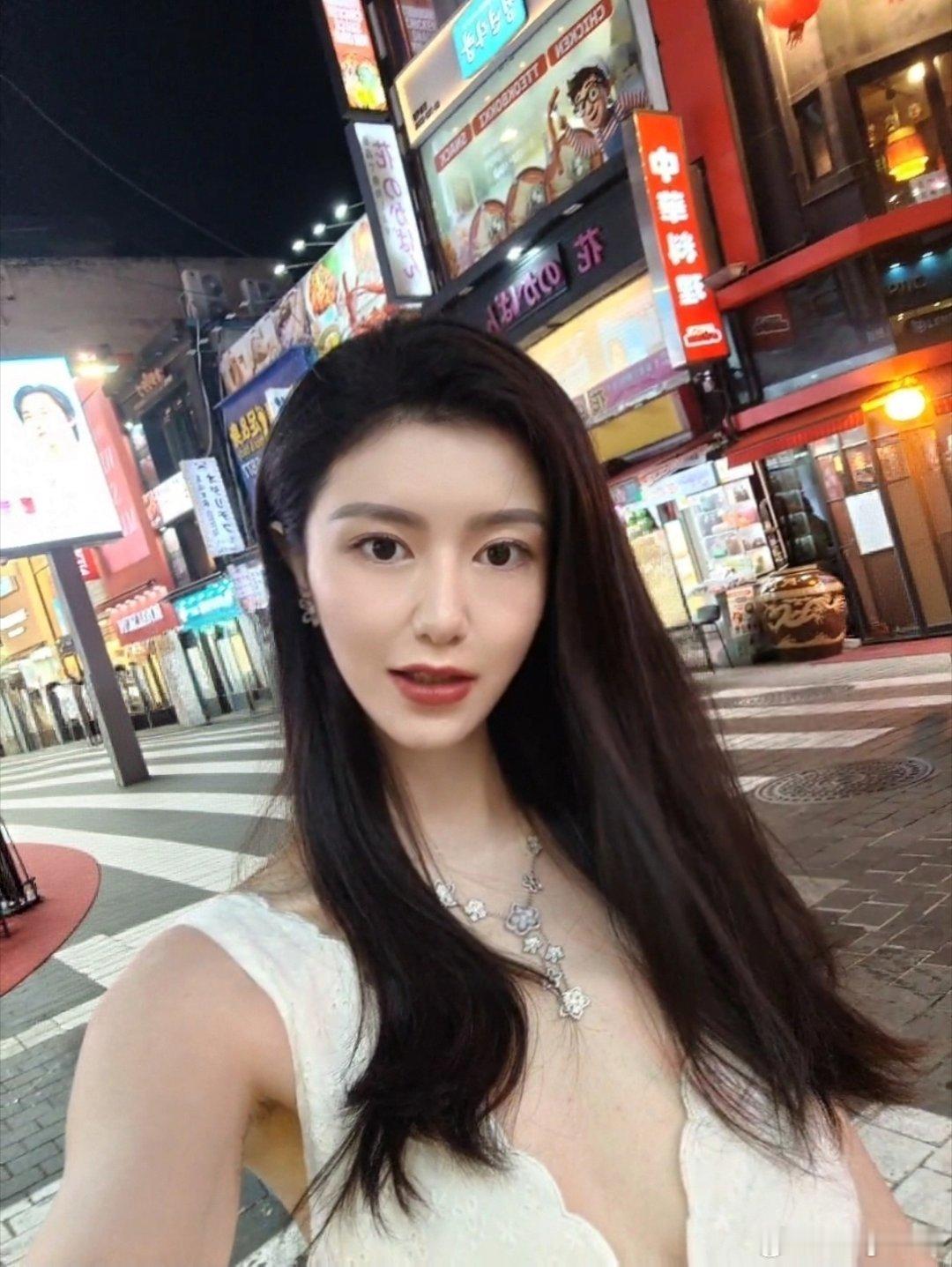 [月亮] ​​​